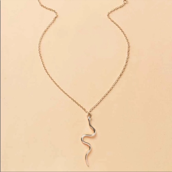 Flash sale! 🆕 Best seller! Gold Snake chain necklace choker - Picture 4 of 5
